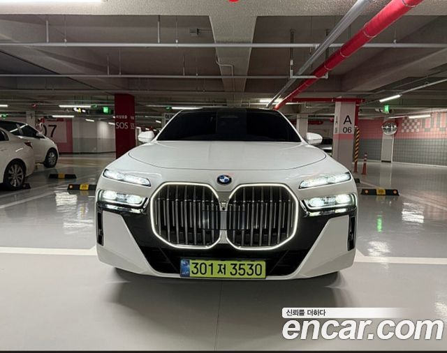 BMW 7-Series 740i xDrive M Sport — пробег 33 000 км — фото 3 из 5