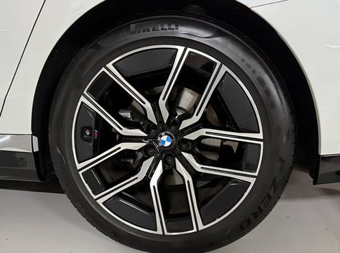 BMW 7-Series 740i xDrive M Sport — пробег 33 000 км — фото 5 из 5