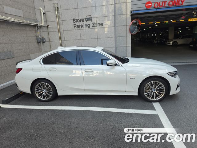 BMW 3-Series 330e Luxury — пробег 82 000 км — фото 5 из 5