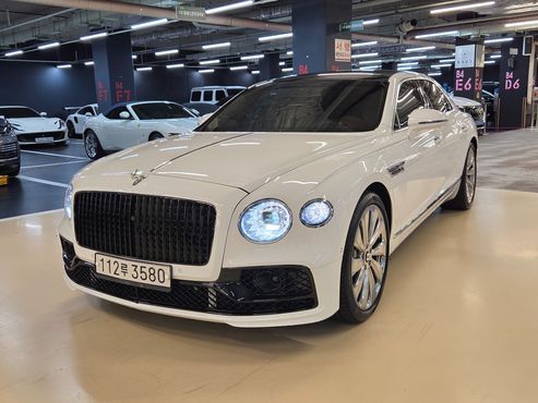 Bentley Flying Spur 4.0 — пробег 28 500 км — фото 3 из 5
