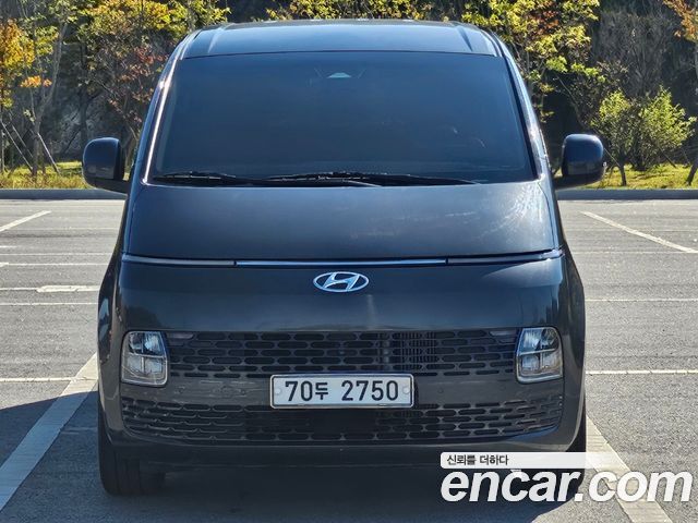 Hyundai Staria Tourer 11-Seater Modern — пробег 302 893 км — фото 2 из 5