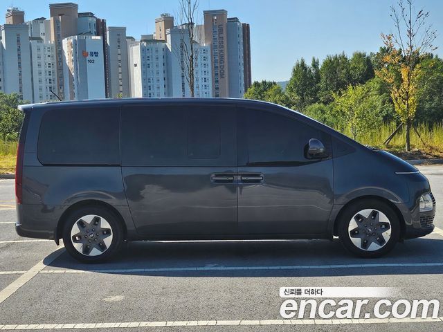 Hyundai Staria Tourer 11-Seater Modern — пробег 302 893 км — фото 4 из 5