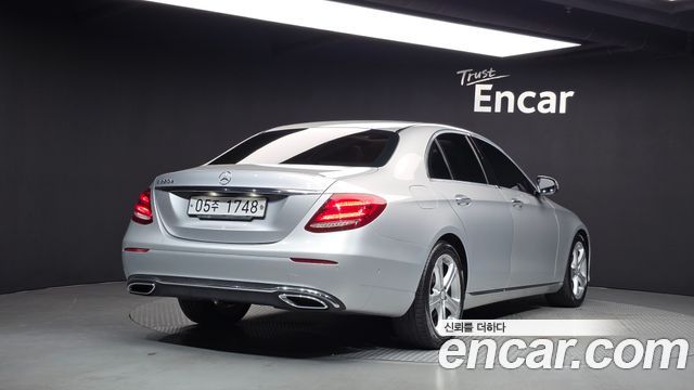 Mercedes-Benz E-Class E220d Avantgarde — пробег 142 991 км — фото 2 из 5