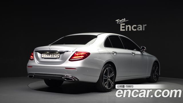 Mercedes-Benz E-Class E220d Avantgarde — пробег 16 380 км — фото 2 из 5