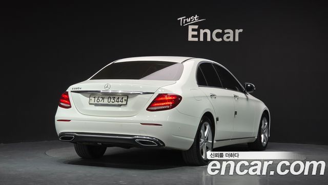 Mercedes-Benz E-Class из Кореи Encar