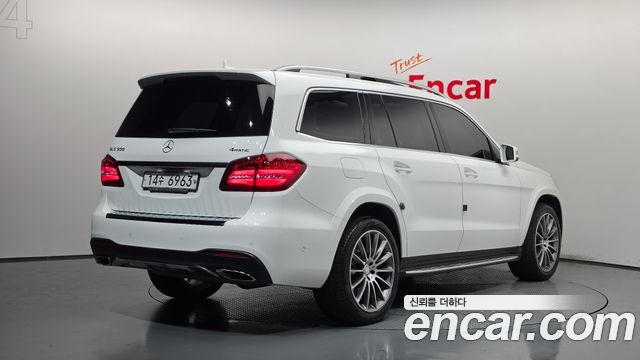 Mercedes-Benz GLS-Class GLS500 4MATIC — пробег 52 903 км — фото 2 из 5
