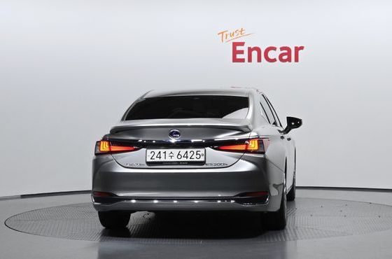 Lexus ES Executive — пробег 41 343 км — фото 4 из 5