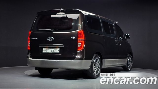 Hyundai Starex Urban 9-Seater Exclusive — пробег 37 190 км — фото 2 из 5