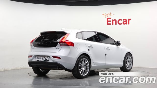 Volvo V40 из Кореи Encar