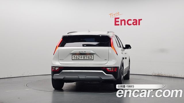 Kia Niro Prestige — пробег 30 381 км — фото 4 из 5