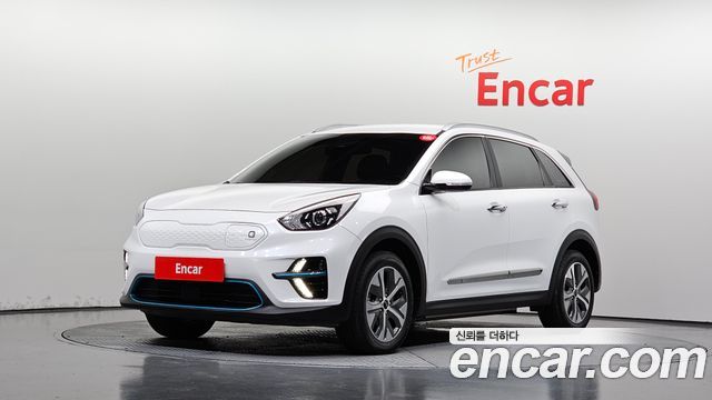 Kia Niro Prestige — пробег 80 548 км — фото 1 из 5