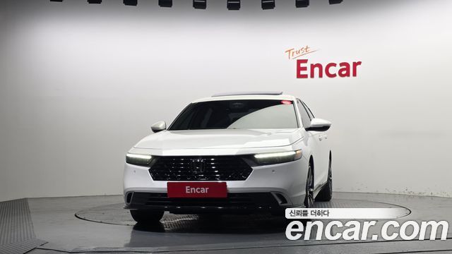 Honda Accord 2.0 Hybrid Touring — пробег 40 490 км — фото 1 из 5