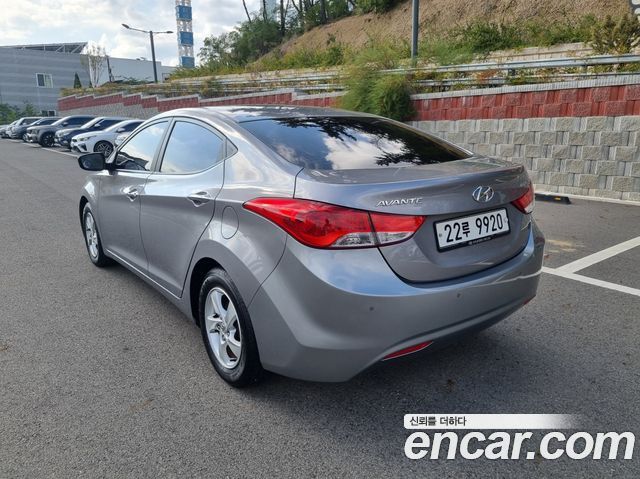 Hyundai AVANTE M16 GDI Luxury — пробег 110 000 км — фото 4 из 5