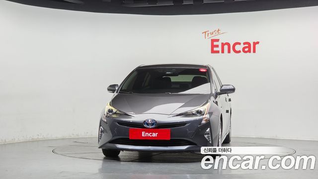 Toyota Prius 1.8 E — пробег 163 398 км — фото 3 из 5