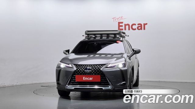 Lexus UX 2.0 2WD — пробег 69 106 км — фото 3 из 5