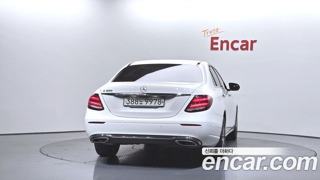 Mercedes-Benz E-Class E300 Avantgarde — пробег 77 133 км — фото 4 из 5