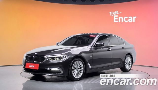 BMW 5-Series 530i Luxury Plus — пробег 71 018 км — фото 1 из 5