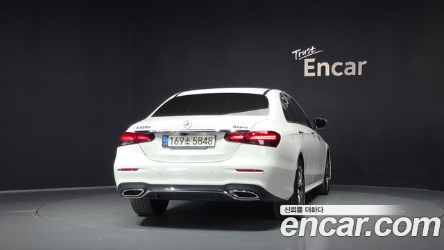 Mercedes-Benz E-Class E220d 4MATIC AMG Line — пробег 95 090 км — фото 4 из 5