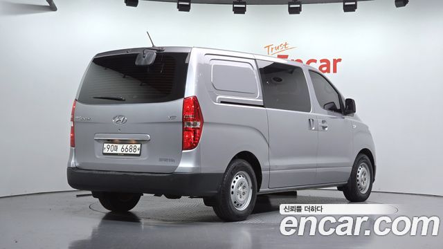 Hyundai Starex Van 5-Seater Style — пробег 209 616 км — фото 2 из 5