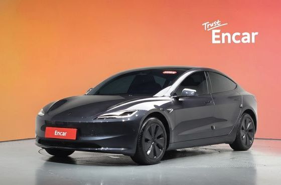 Tesla Model 3 Premium Long Range RWD — пробег 7 929 км — фото 1 из 5