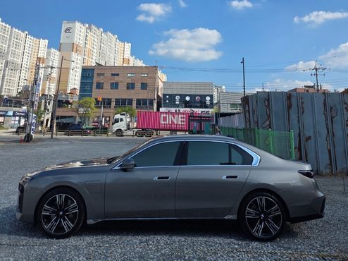 BMW 7-Series 750e xDrive M Sport — пробег 6 500 км — фото 3 из 5