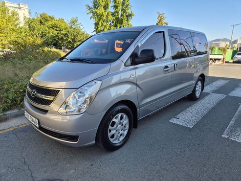 Hyundai Starex 12-Seater Wagon CVX Deluxe — пробег 222 085 км — фото 1 из 5