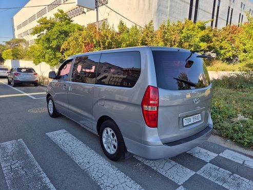 Hyundai Starex 12-Seater Wagon CVX Deluxe — пробег 222 085 км — фото 4 из 5