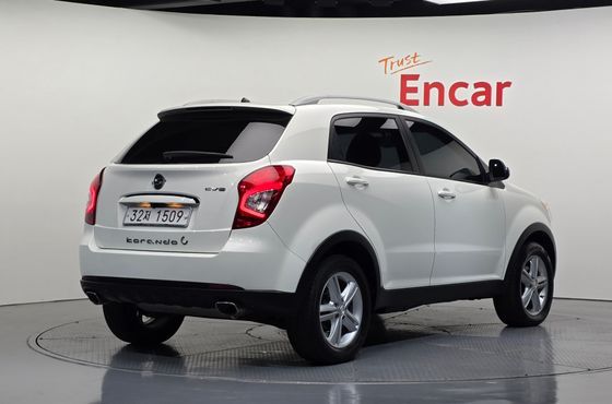 Ssangyong KORANDO 2.0 CVS 2WD Deluxe — пробег 74 288 км — фото 2 из 5