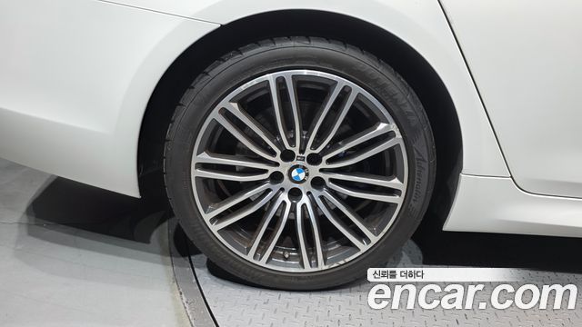 BMW 5-Series 530i xDrive M Sport Package Plus — пробег 103 042 км — фото 5 из 5