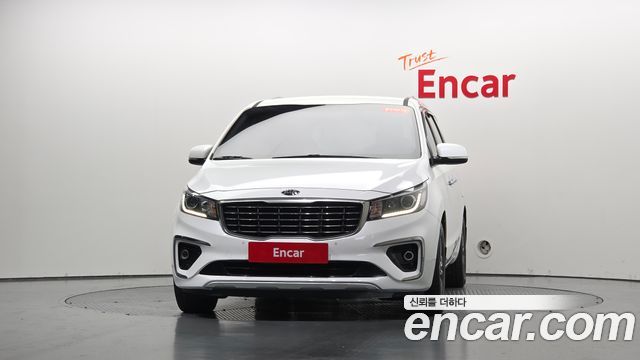 Kia Carnival 9-Seater Luxury — пробег 143 281 км — фото 3 из 5
