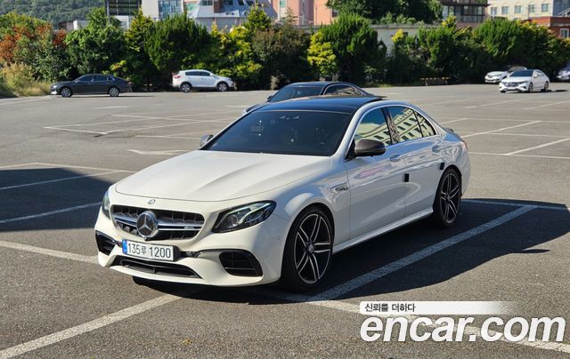 Mercedes-Benz E-Class E63 AMG 4MATIC+ — пробег 131 000 км — фото 1 из 5