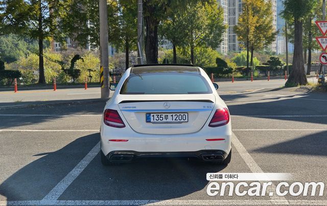 Mercedes-Benz E-Class E63 AMG 4MATIC+ — пробег 131 000 км — фото 4 из 5