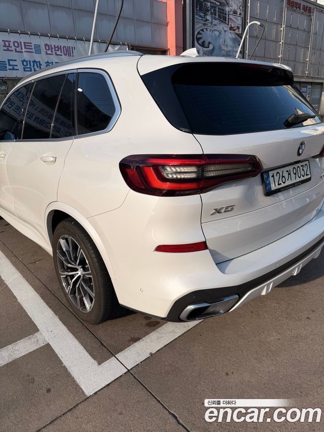 BMW X5 xDrive 30d M Sport — пробег 51 000 км — фото 2 из 5