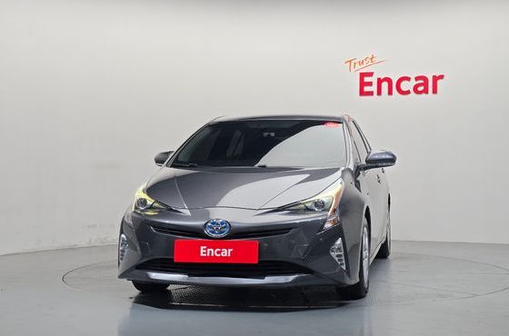 Toyota Prius 1.8 E — пробег 109 595 км — фото 3 из 5