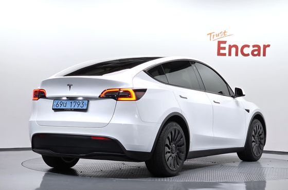 Tesla Model Y RWD — пробег 44 626 км — фото 2 из 5
