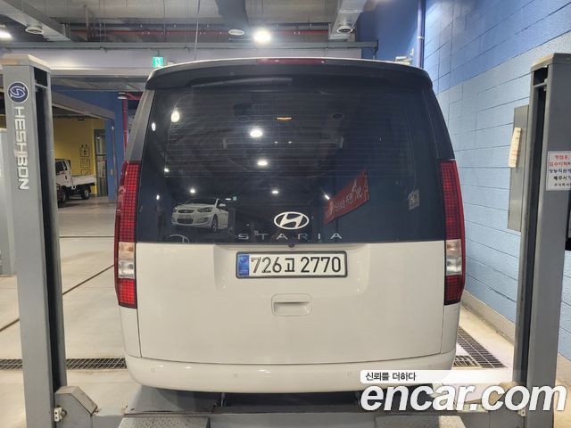 Hyundai Staria HEV 1.6 Tourer 11-Seater Modern — пробег 4 300 км — фото 2 из 5
