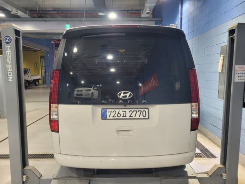 Hyundai Staria HEV 1.6 Tourer 11-Seater Modern — пробег 4 300 км — фото 2 из 5