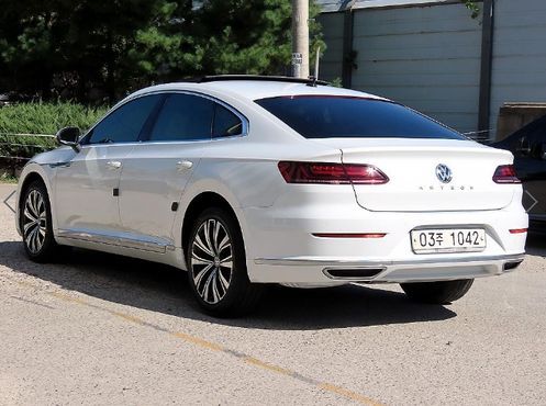 Volkswagen Arteon 2.0 TDI Premium — пробег 180 911 км — фото 3 из 5