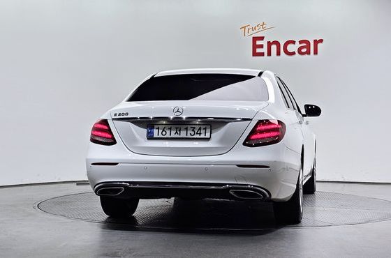 Mercedes-Benz E-Class E200 Avantgarde — пробег 90 140 км — фото 4 из 5