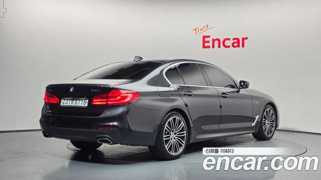 BMW 5-Series 530i xDrive M Sport Package Plus — пробег 50 913 км — фото 2 из 5