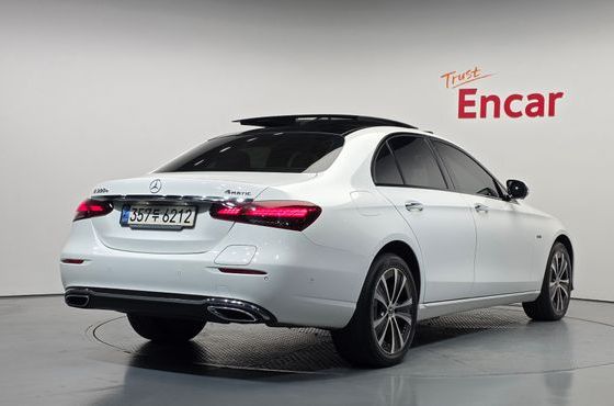 Mercedes-Benz E-Class E300e 4MATIC Exclusive — пробег 89 789 км — фото 2 из 5