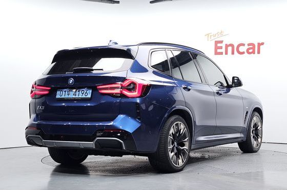 BMW iX3 M Sports — пробег 46 890 км — фото 2 из 5