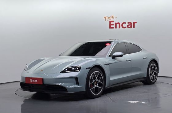 Porsche Taycan 4S — пробег 5 557 км — фото 1 из 5