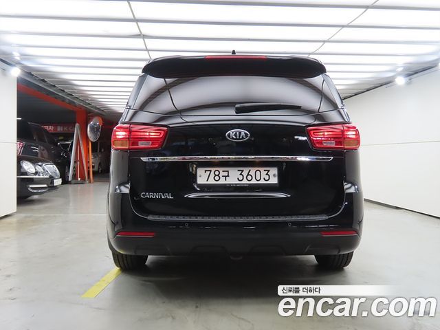 Kia Carnival из Кореи Encar