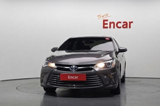 Toyota Camry Hybrid LE — пробег 70 739 км — фото 3 из 5