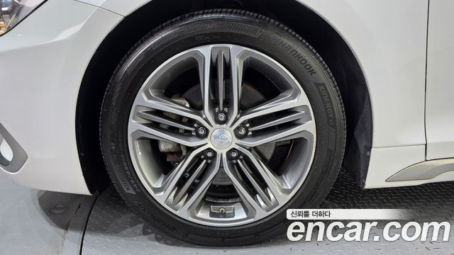Hyundai Grandeur 2.2 Diesel Premium Special — пробег 184 936 км — фото 5 из 5