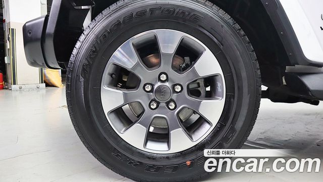 Jeep Wrangler 2.0 Overland Power Top 4Door — пробег 38 370 км — фото 5 из 5
