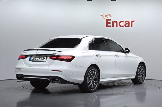 Mercedes-Benz E-Class E220d 4MATIC AMG Line — пробег 37 652 км — фото 2 из 5