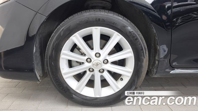 Toyota Camry Hybrid XLE — пробег 157 671 км — фото 5 из 5