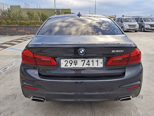BMW 5-Series 530i M Sport Package Plus — пробег 131 254 км — фото 4 из 5